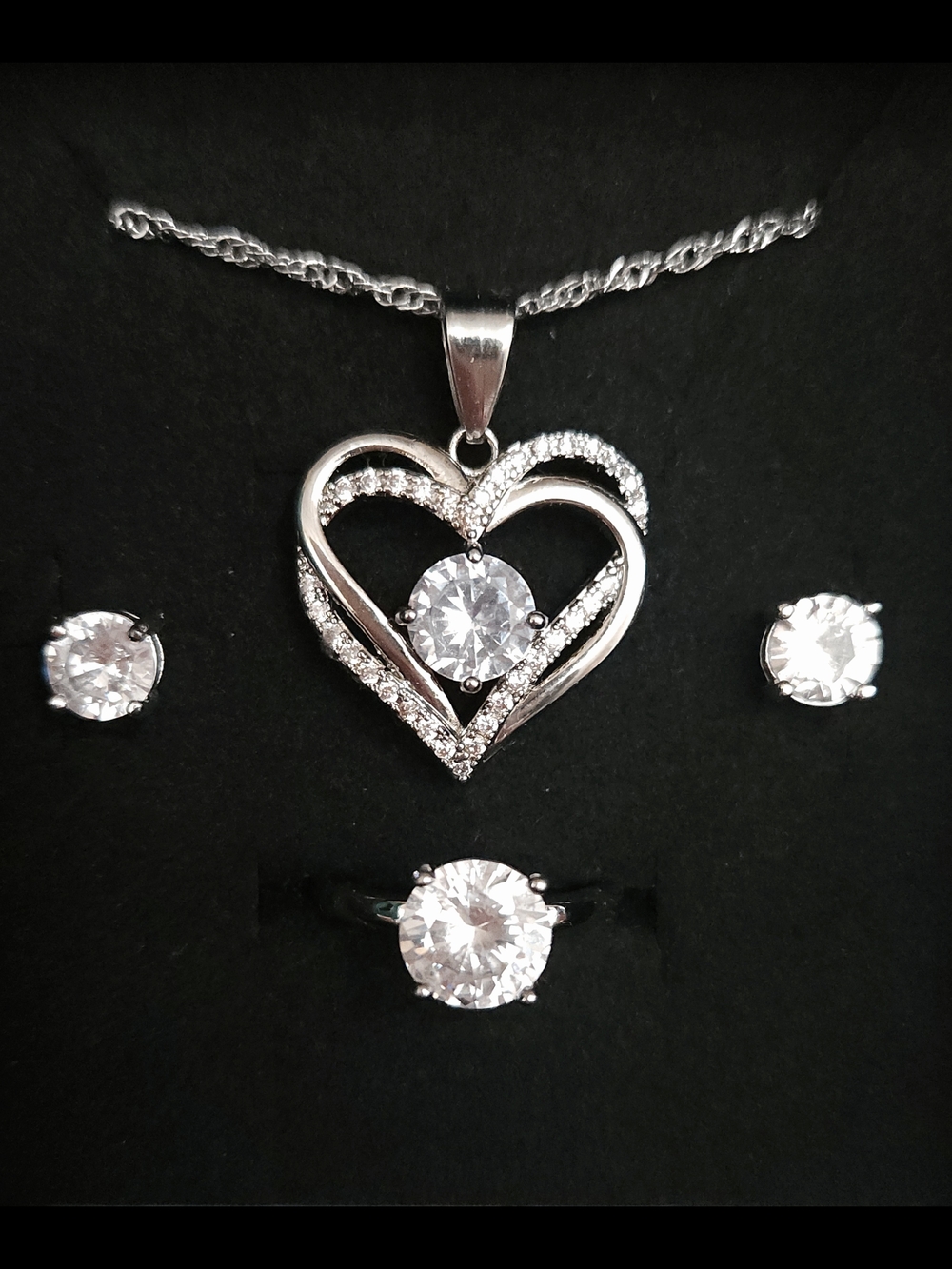 White Gold Double Heart-Shaped Pendant And Jewelry Set